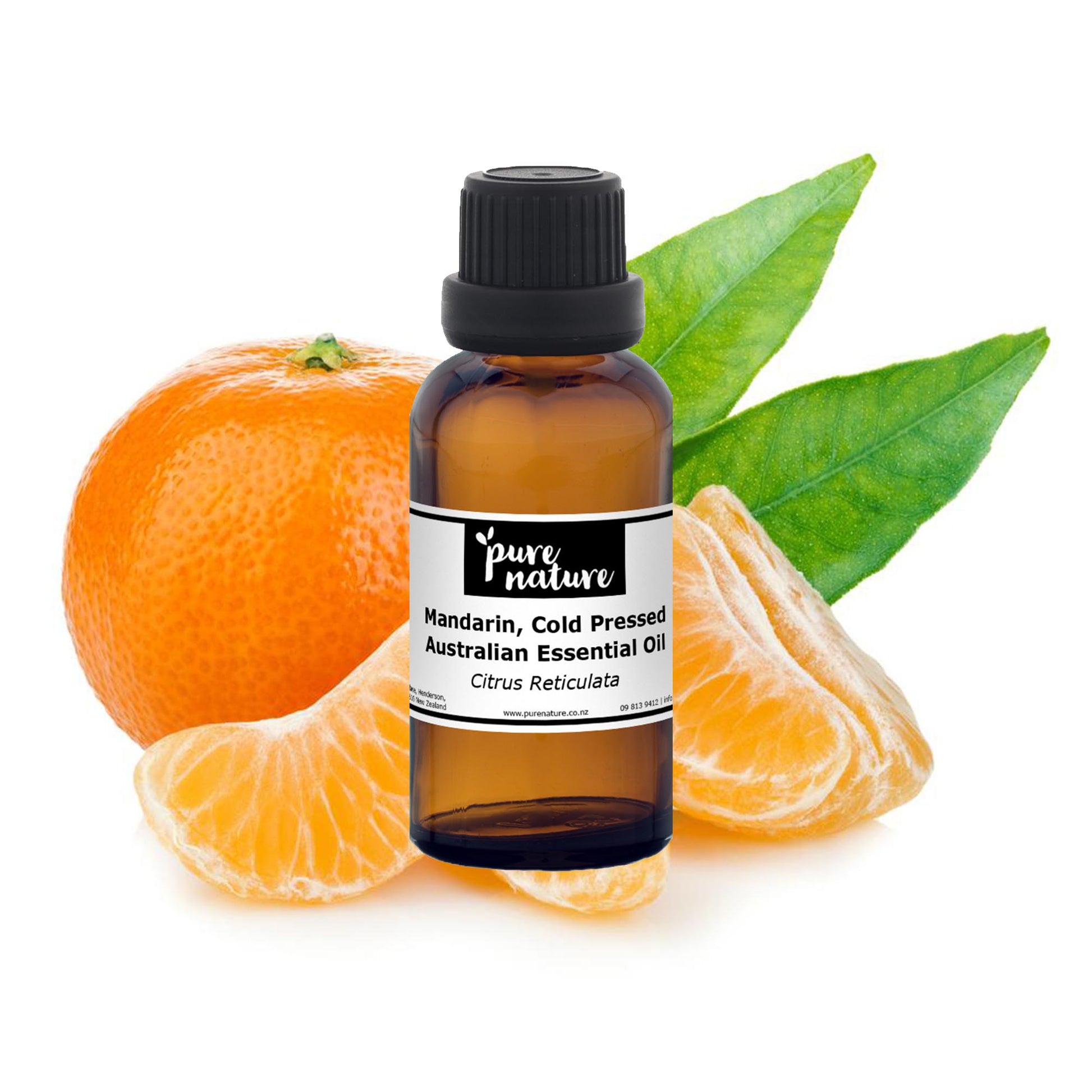 Cold pressed Australian mandarin essential oil bottle from purenaturenz, showcasing vibrant orange citrus fruit.